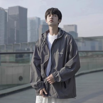 (免運)冰絲防曬衣男2025夏季超薄款美式防紫外線遮陽透氣外套連帽防曬服