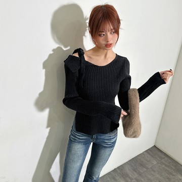 露單肩蝴蝶結毛衣-黑【KT224743】