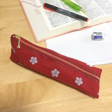 【白梅】榻榻米布邊 四面錐形筆袋 春 紅色 梅花 日式風格