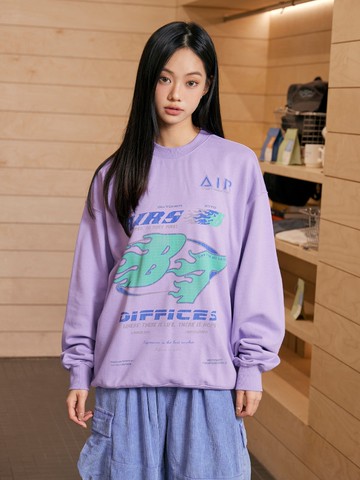 潮流水洗火焰英文字大學T