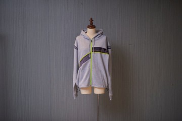 R+F5重新整理【改造公式C】帽Tee=連帽外套