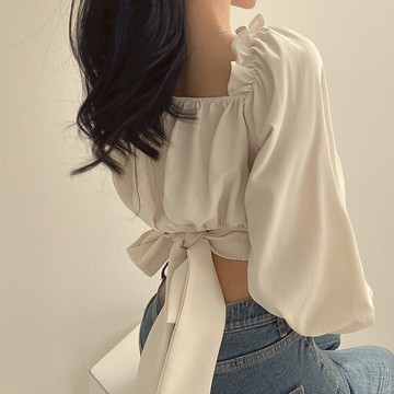 【太妮絲Q136】現貨 韓系 人氣爆棚 方領 綁帶上衣 短版上衣 襯衫 性感 純慾風 抓皺 冬天女裝