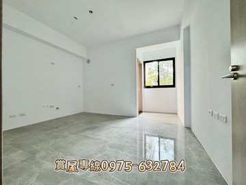 【西區】美術館全新臨路邊間電梯別墅｜台中市西區民興街