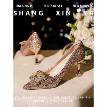 香檳色婚鞋胖腳寬肥新娘鞋2025新款秀禾婚紗水晶大碼高跟鞋女結婚