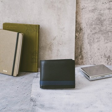 【禮盒】皮革壓飾多卡三折短夾 X0019 黑