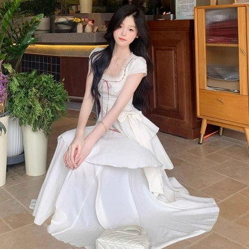 ✨夏季爆款✨ 【蔓雪芊】夏季新款法式气质清冷白月光修身甜美超仙公主连衣裙女 洋装