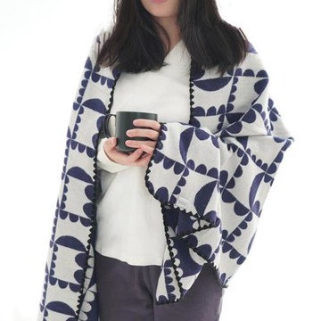 CASTLE GARDEN仿毛呢貝殼邊袖口多功能披肩毯子