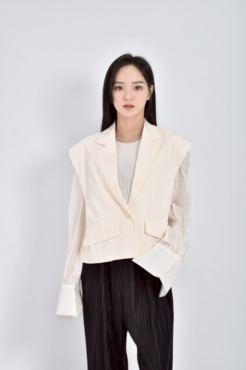 (XL) the madre西裝拼接網紗袖墊肩杏色外套