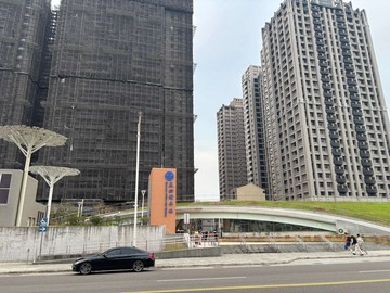 美術館旁面大榮中小學★雙衛開窗公寓★｜高雄市鼓山區大榮街