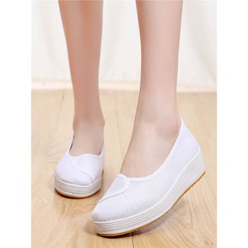厚底護士鞋女軟底坡跟增高單鞋老北京透氣不累腳美容師工作小白鞋