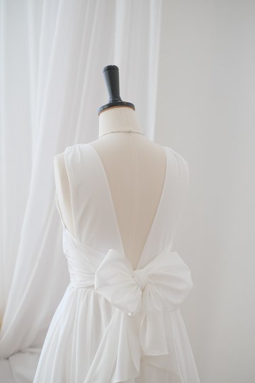 米白色洋裝 露背洋裝 短洋裝 適合旅遊 適合派對 文青復古風格