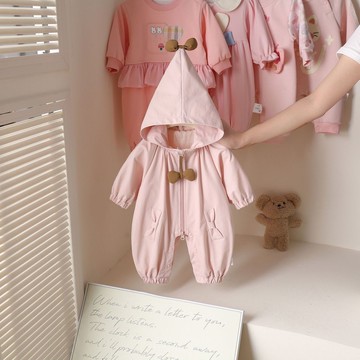 新款寶寶沖鋒衣春秋外套嬰兒萌外出服衣服春裝連體衣哈衣爬服女鑫弘-素時衣櫥