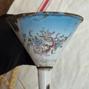 51488-法國十九世紀末手繪花卉藍色漸層琺瑯漏斗