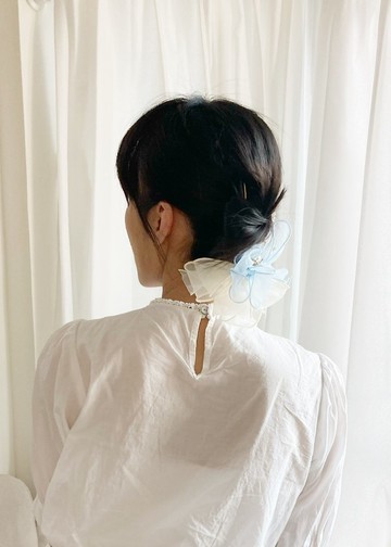 淺藍白色 花型 珍珠吊咀 髮髻