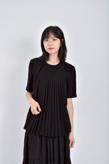 (M) calvin klein質感百褶黑色短袖上衣