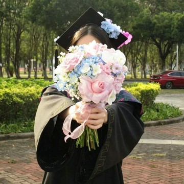 免運🎁送老師畢業花束 謝師花束 乾燥花束 永生花束 不凋花束 謝師禮 恩師難忘 全班合送 交換禮物 高級感畢業手捧花仿