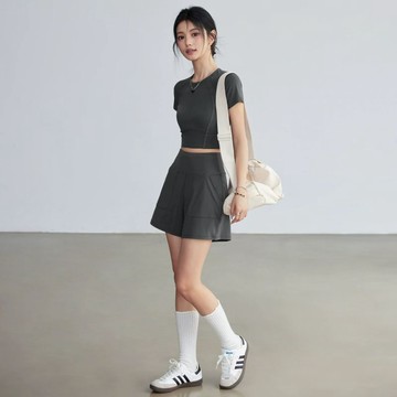 臺灣出貨 新款透氣運動短褲女休閒瑜伽服寬鬆跑步訓練速幹褲健身套裝夏薄款短袖套裝大尺碼套裝夏季套裝女