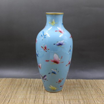 清乾隆年制豆青釉粉彩蝴蝶觀音瓶 手繪仿古工藝瓷器擺件 古玩收藏1入