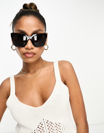 DIFF ariana geo square sunglasses in black