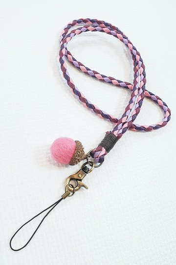 Paris*Le Bonheun。臘線編織頸繩快拆款。甜蜜粉橡果