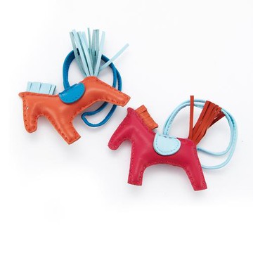 OCTAVIA 8 真皮 - 加分題立體羊皮彩色小馬吊飾