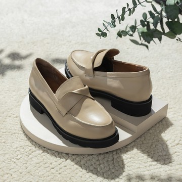 小時光 簡約素面扭結真皮樂福鞋 奶茶 (5A2899)