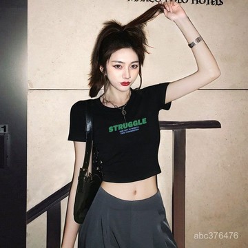 免運 夏季新款 短款T恤女 短袖 黑色 露脐高腰 修身上衣 小個子 字母印花 设计感 圓領