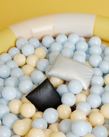 品牌LOGO澎澎羽絨感磁吸小包(兩色)