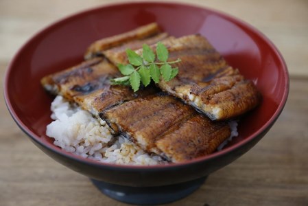 極上国産うなぎ四万十桜　白焼き3尾セット　食べきりサイズです