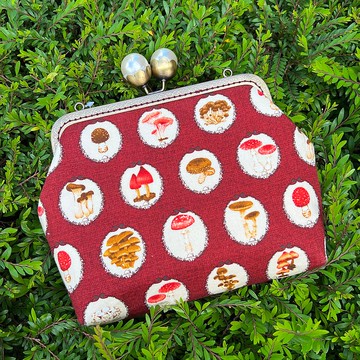 蘑菇村 20cm珍珠口金斜背包