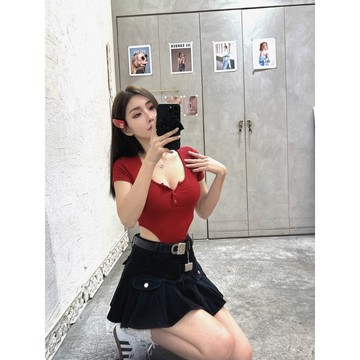 現貨 偷給點辣❤️開扣連體上衣 可拆式兩片厚杯 彈力 下圍鬆緊 免穿內衣 短袖 方領上衣 辣妹上衣 歐美
