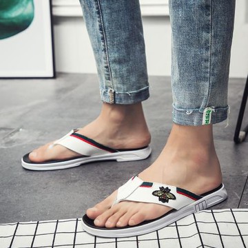 小蜜蜂拖鞋夏季2025新款外穿防滑涼鞋男士沙灘涼拖個性真皮人字拖