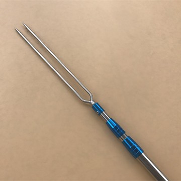 加長版雙齒不銹鋼倒刺圓尖魚叉 3m4m5m壓花伸縮桿子 藍套竿失手繩