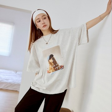 OB嚴選中大尺碼-黃金獵犬照片印寬鬆短袖上衣《AB20266》