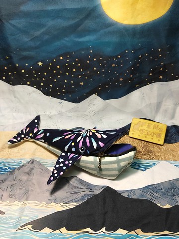 海洋生物袋物系列-日本棉布-手作海洋煙火璀璨鯨魚筆袋-鯨魚筆盒