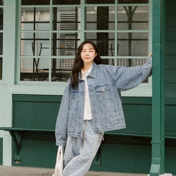 QUEENSHOP_F 復古花朵設計緹花牛仔外套 現+預 【02050345】