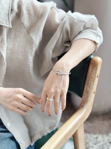 暢銷黑馬 安心洗澡 鈦鋼波浪胎毛手鐲