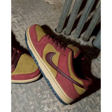 【逢甲 FUZZY】Nike SB Dunk Low 麂皮 酒紅 橄欖綠 HQ1625-600