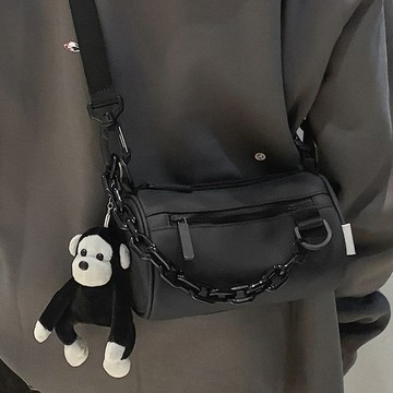 ✨臺灣出貨✨斜挎包男潮牌小挎包ins潮男士包包夏天圓筒包百搭簡約小包單肩包