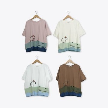 【Dailo】可愛水豚君騎鱷魚老大落肩T 白 粉 米 咖