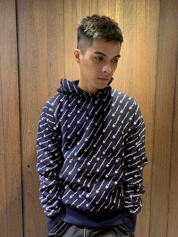 美國百分百【全新真品】 Champion 冠軍 棉質 帽T 連帽 T恤 長袖 滿版 印花 草寫 logo 深藍 AN95