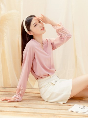 V領蕾絲荷葉袖不易皺車褶上衣