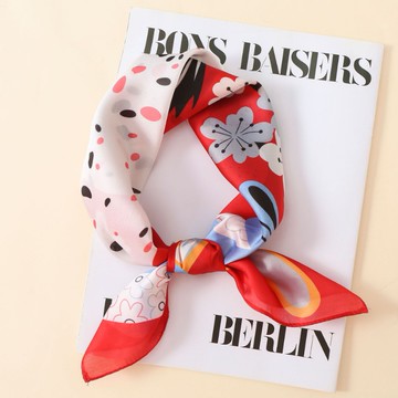 唯依家. 韓版時尚卡通兔子新絲緞小方巾裝飾58cm森系仿真絲印花絲巾 X12.