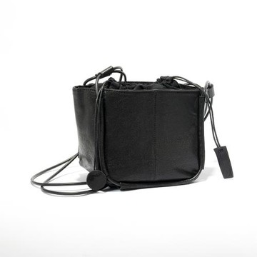 原創小眾設計師手工羊皮黑色純色復古方形純色簡約單肩斜挎方包