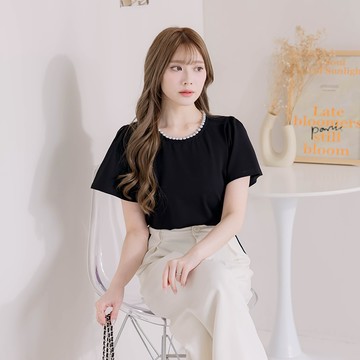 【早春新品】HS 珍珠領甜美上衣 經典黑