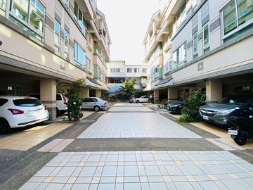 ※獨家※｜二期榮總輕屋齡公園雙車孝親別墅 ❤️｜屏東縣屏東市武愛街