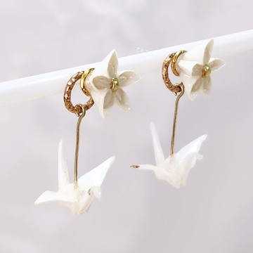 兩用款│小花與搖曳摺鶴的和風耳環│白色