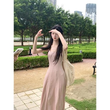 famouswang2024年夏季新款藝術系溫柔氣質灰粉方領連衣裙長裙女