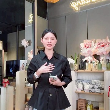 🔜[快速出貨]【梨花瑪雅】獨家限量🤞韓國設計自訂款微透膚紗拼接傘擺修身襯衫(三色) 閨蜜禮物，生日禮物，寵愛自己