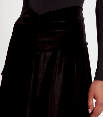 Norma Kamali Flared pleated velvet midi skirt